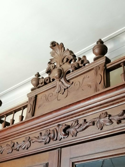 Mobília sala de jantar, carvalho húngaro, com 1 século. Só em conjunto