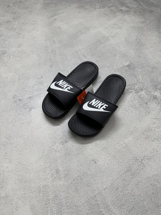Тапки Nike Swoosh