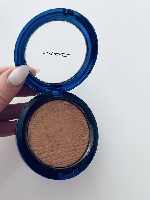 MAC Cosmetics rozświetlacz In Extra Dimension Skinfinisj