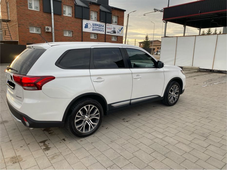 Mitsubishi Outlander 2016