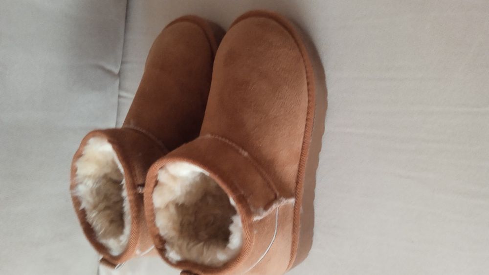 Продається зимові угги