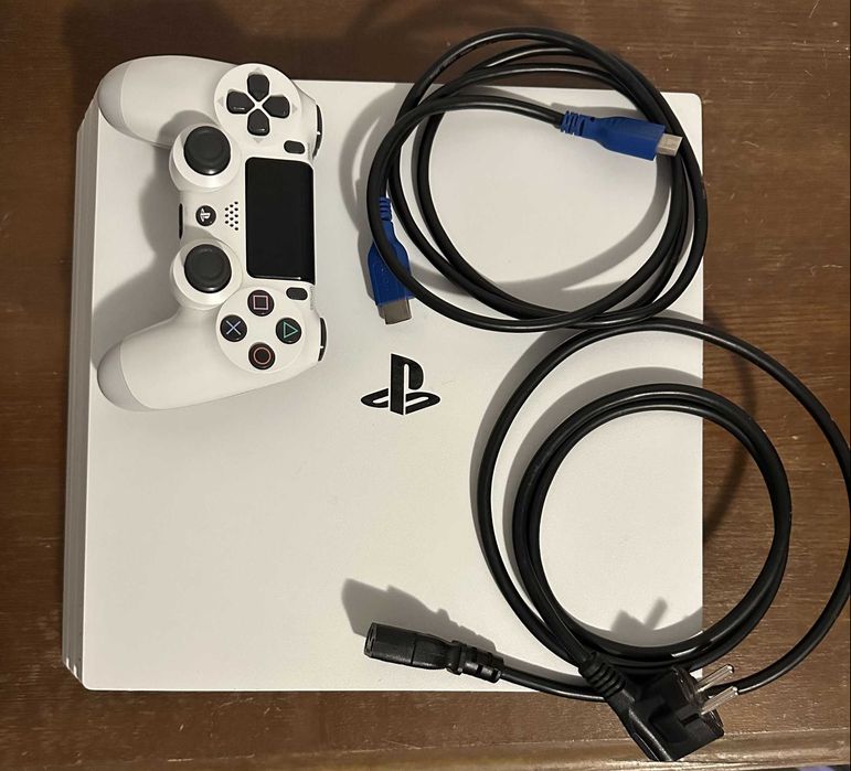 PS4 Pro Branca 1TB & Comando
