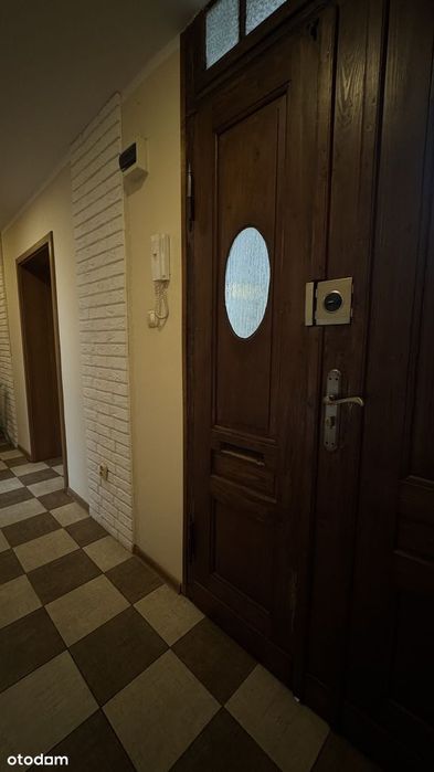 Przestronne mieszkanie w kamienicy z balkonem