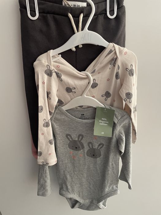 Mini paka ubranek, 4 sztuki, 2x body H&M i 2x spodnie dresowe Lefties