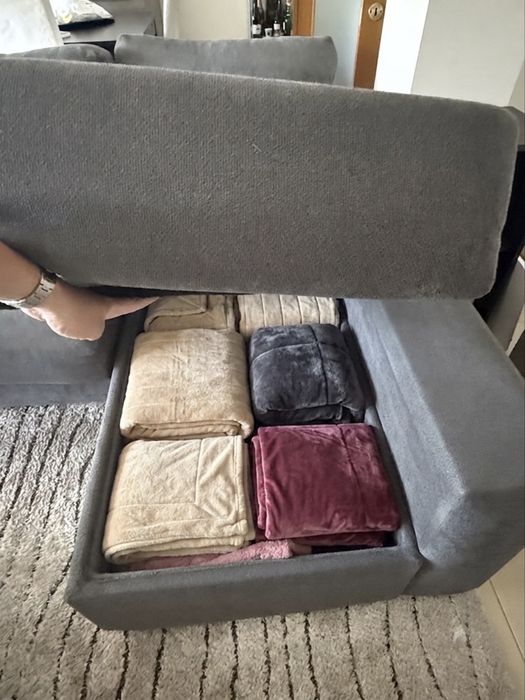 Sofá Chaise Longue com Arrumação e 2 Puffs integrados
