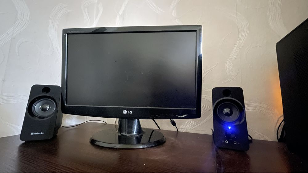 монитор LG 60hz 20дюймов Б/У (рабочий)