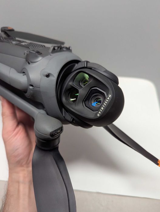 Квадрокоптер DJI Mavic 4 PRO