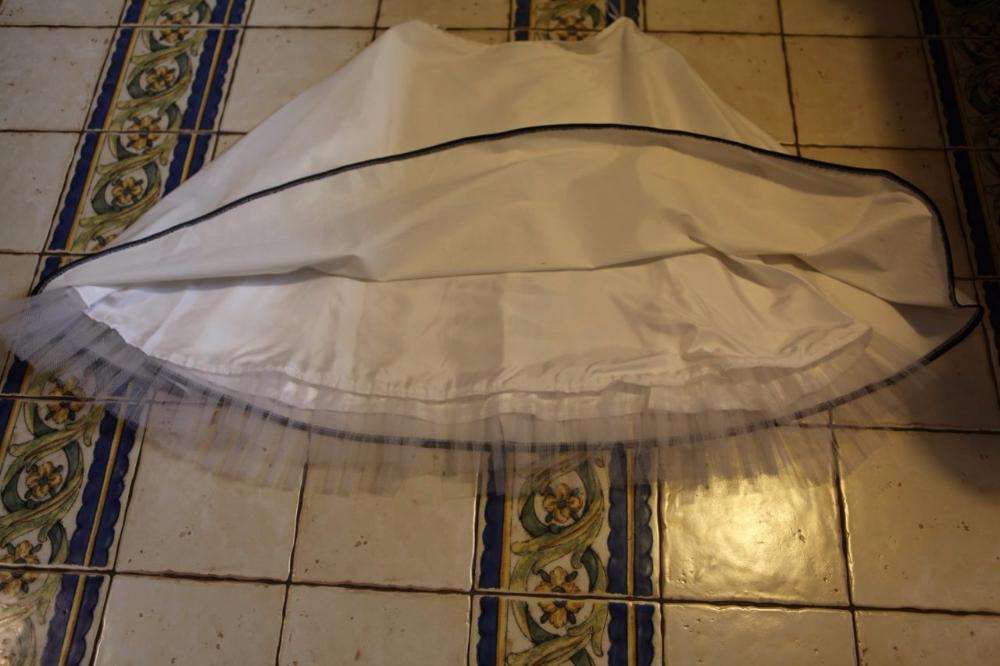 Spódnica koktajlowa biała z koła czarna obwódka tiul 38/M