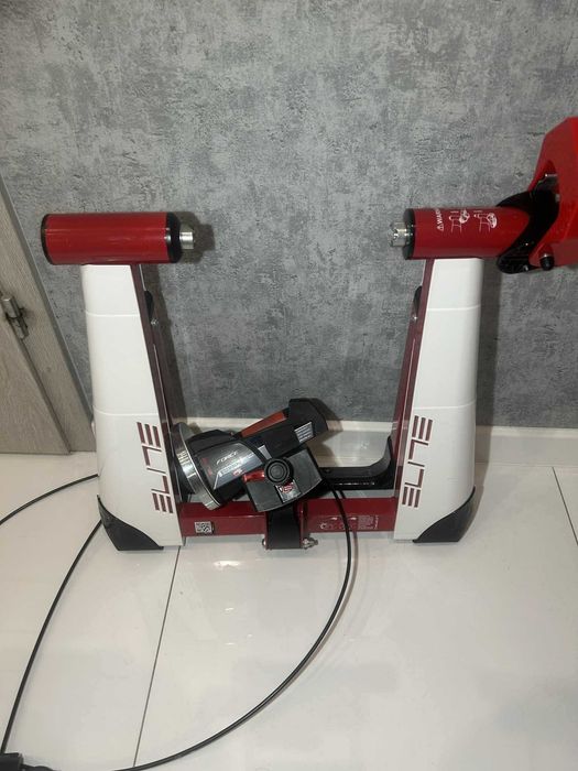 Trenażer elite force 8 + opona + dętka