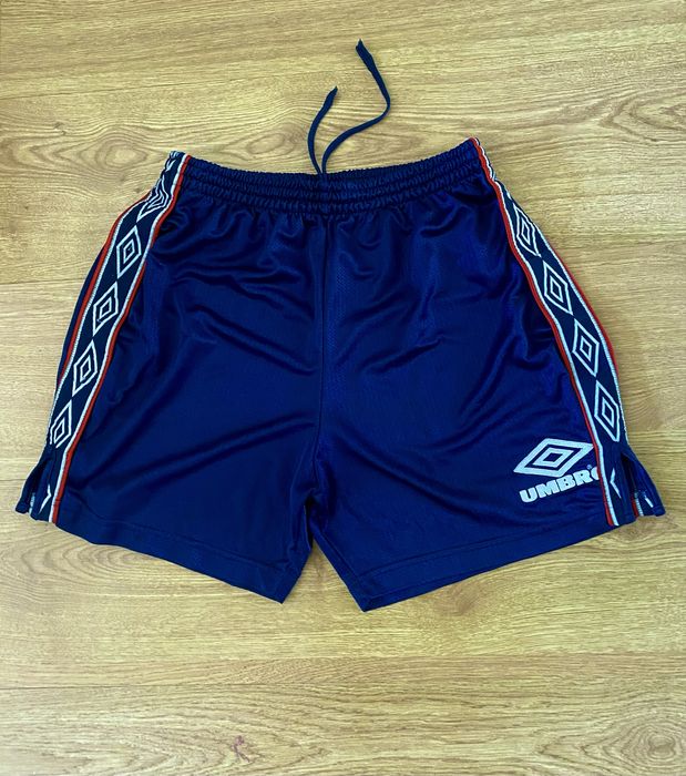 Оригинал !!! Винтажные шорты Umbro England на лампасах ( S/M)