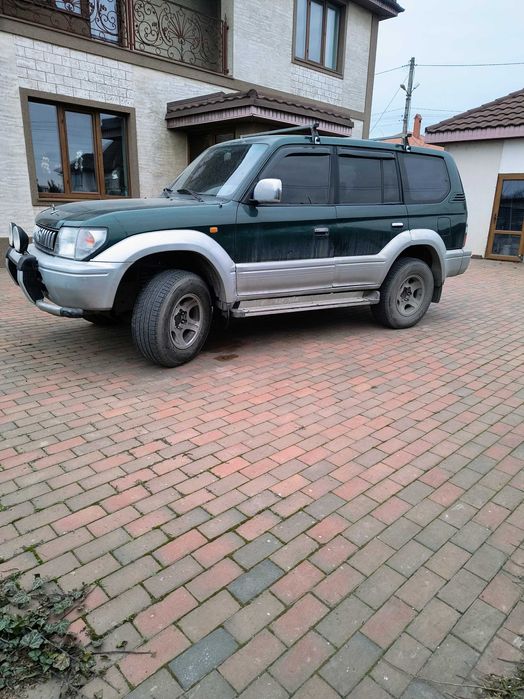Позашляховик Toyota Prado