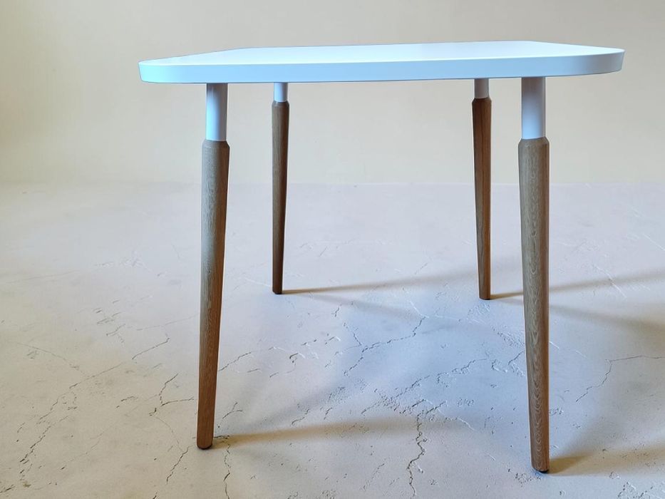 Stół kuchenny 70 x 70 w stylu skandynawskim