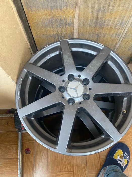 Jantes liga leve, originais Mercedes AMG. R18