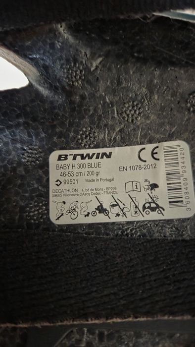 Dwa  kaski rowerowe dziecięce+ fotelik na rower