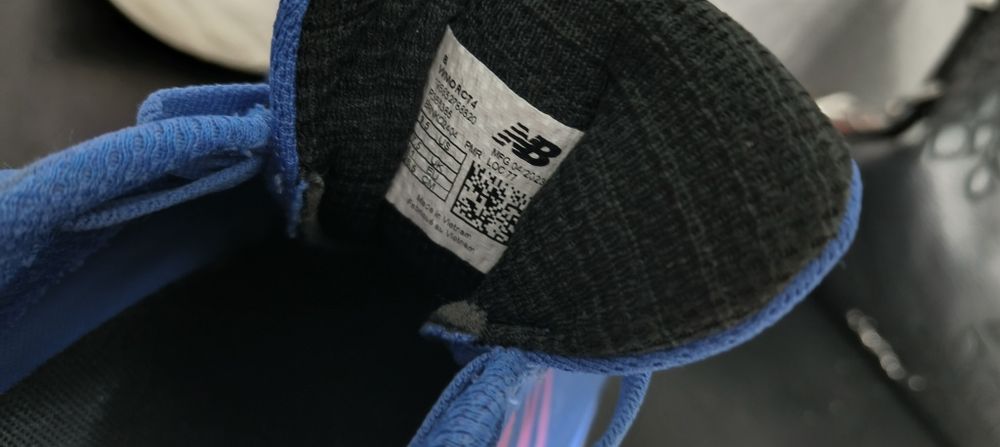 Продаю кросівки new balance