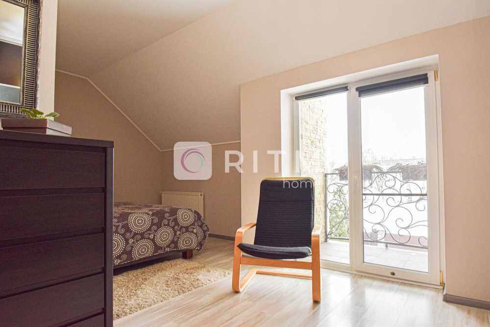 Оренда сучасного будинку, що поєднує затишок та функціональність.