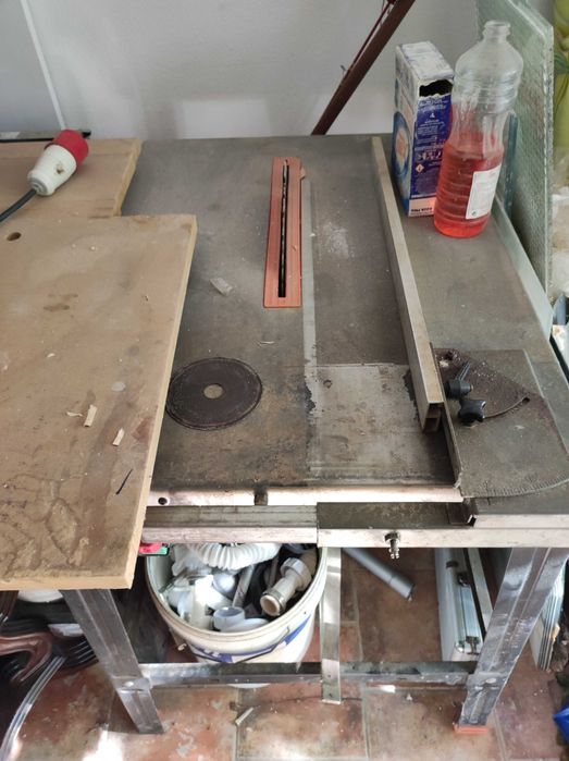 Conjunto de Máquina Radial e Serra de Bancada - DeWalt