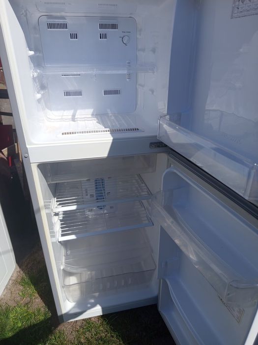 Продам невисокий холодильник Samsung сірого кольору