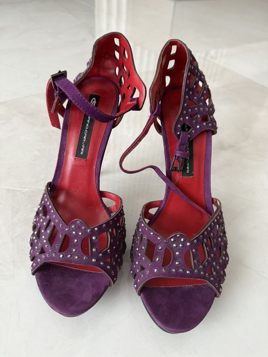 Босоніжки. Нові. Шкіряні.