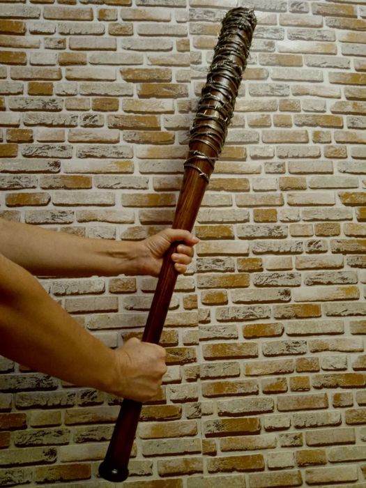 Люсиль Бита Нигана Ходячие мертвецы. Подарок