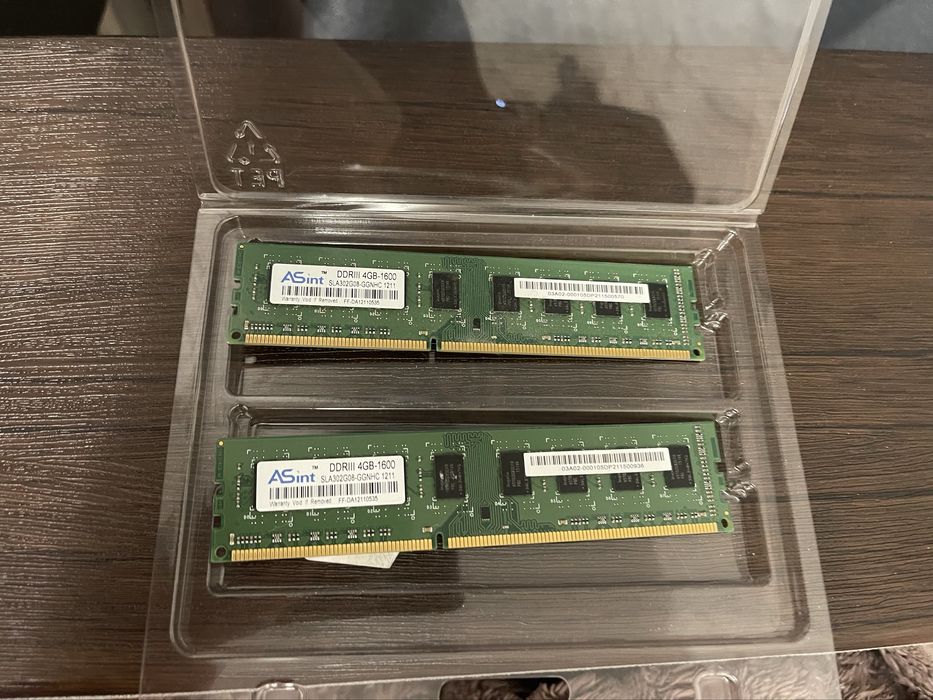 продам две планки ddr3 2x4gb 1600