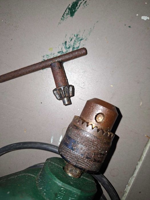 Berbequim Black&Decker PSB 420-2, usado a funcionar