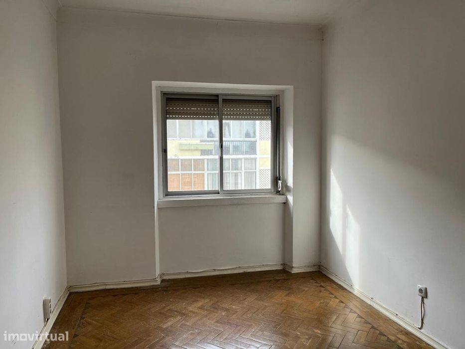 Apartamento t2 à venda na Rua General Humberto Delgado