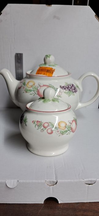 Чайник гігант з цукерничкою