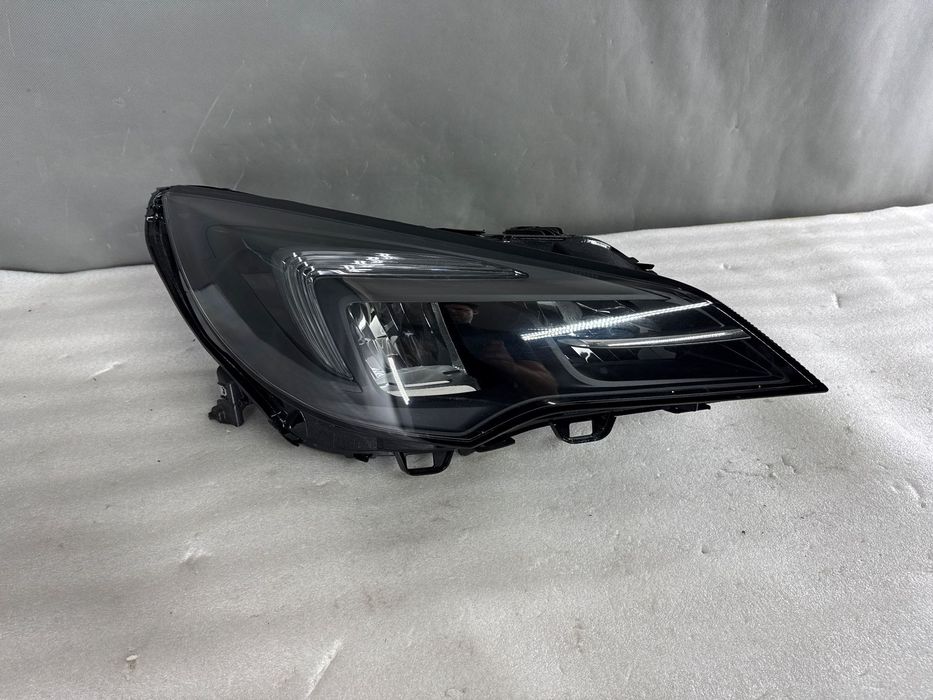 Reflektor Przód strona prawa Astra K 5 V 39179826 LIFT