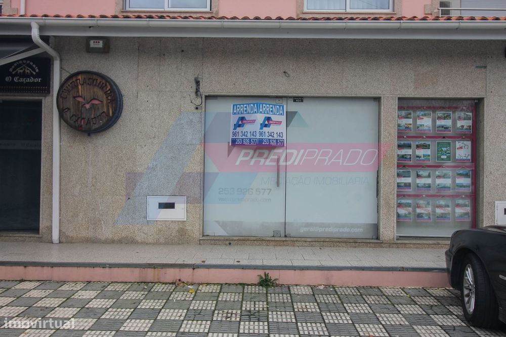 Loja para arrendamento no centro da Vila de Prado!