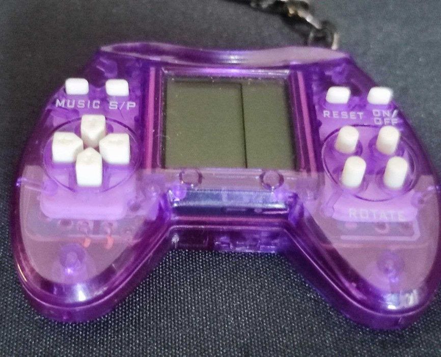 Consola retro em chaveiro