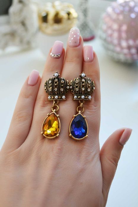 Серьги с короной и камнями Bvlgari желтый с синим