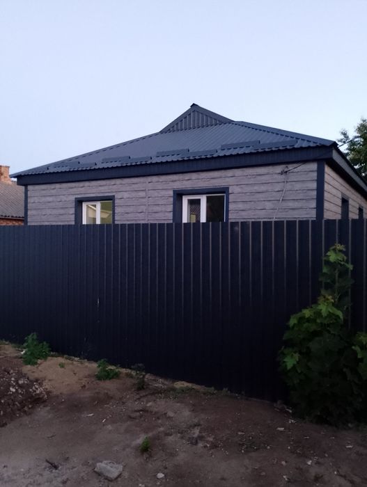 Профнастил/добірні елементи покрівлі