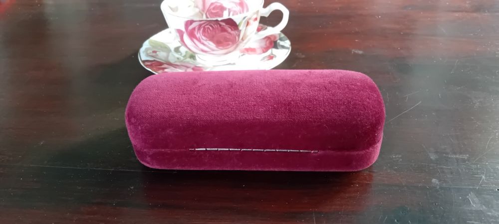 Etui do okularów Gucci, oryginalne.