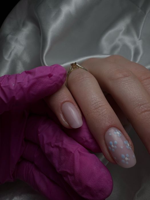Manicure hybrydowy i żelowy