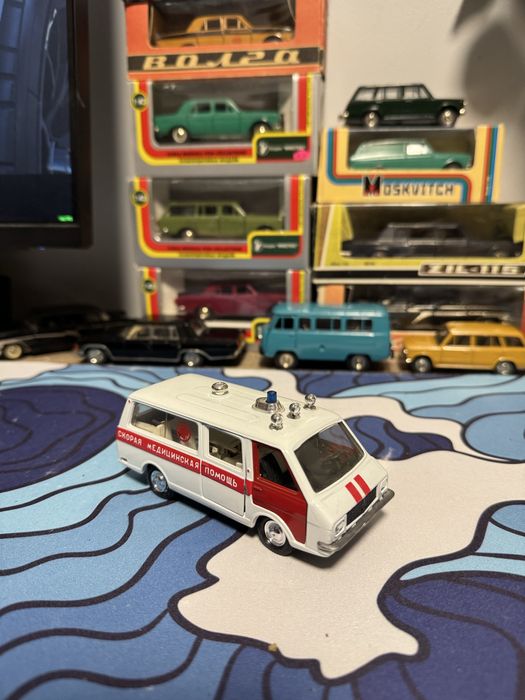 Модели ссср коллекционные 1:43 чайка уаз газ ваз