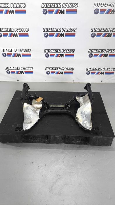 Charriot/Eixo Frontal BMW Serie 7 (E38)