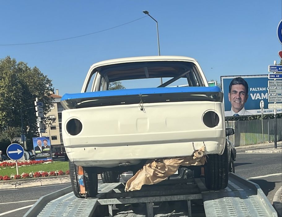 BMW 2002  - Carroceria reparada