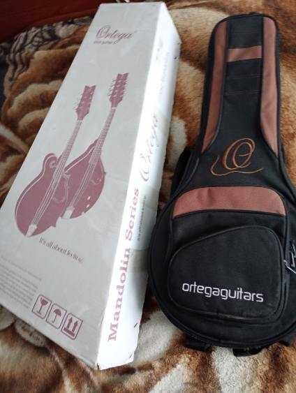 Ortega RMFE40SBK mandolina
