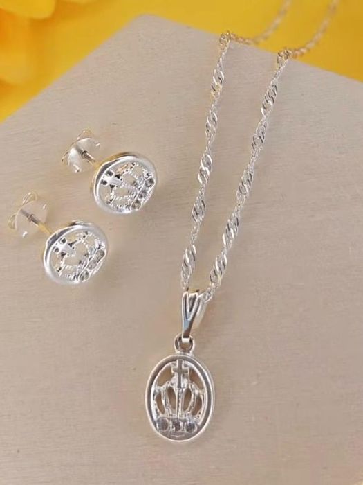Conjunto coroa foleado prata 925, com zirconia, semijoia de qualidade.