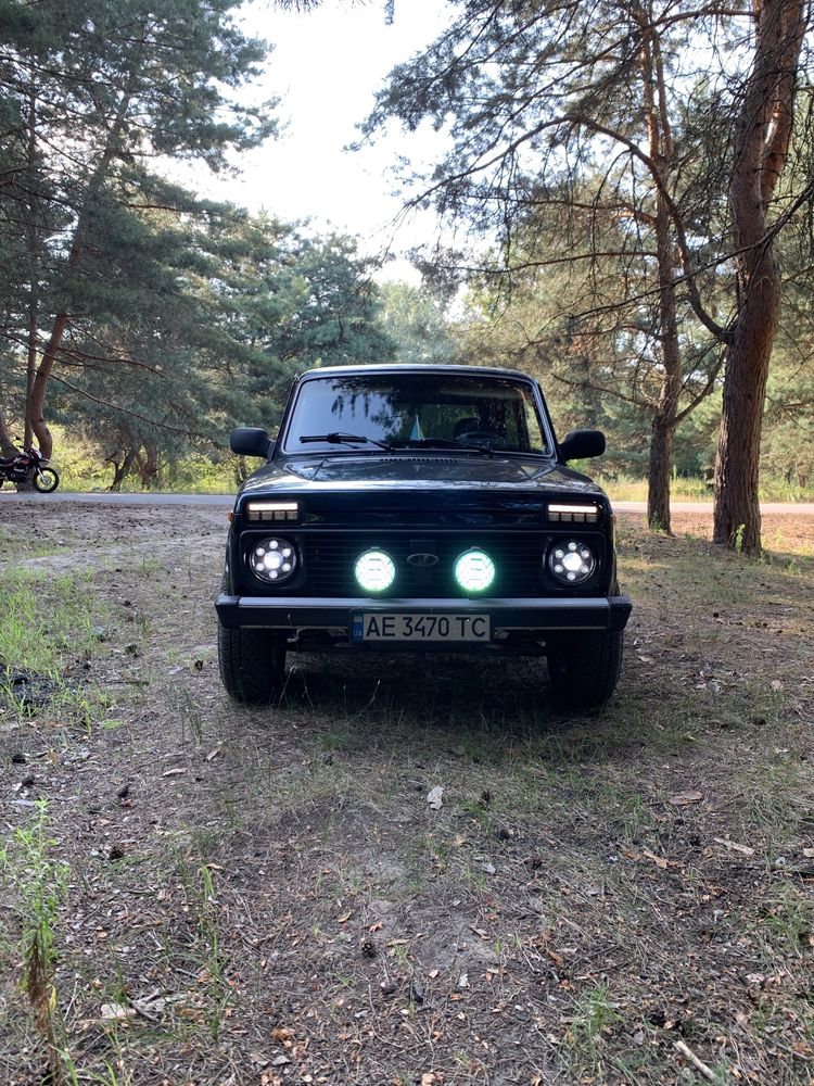 Продам ниву 21214: 8 000 $ - ВАЗ Дніпро на Olx