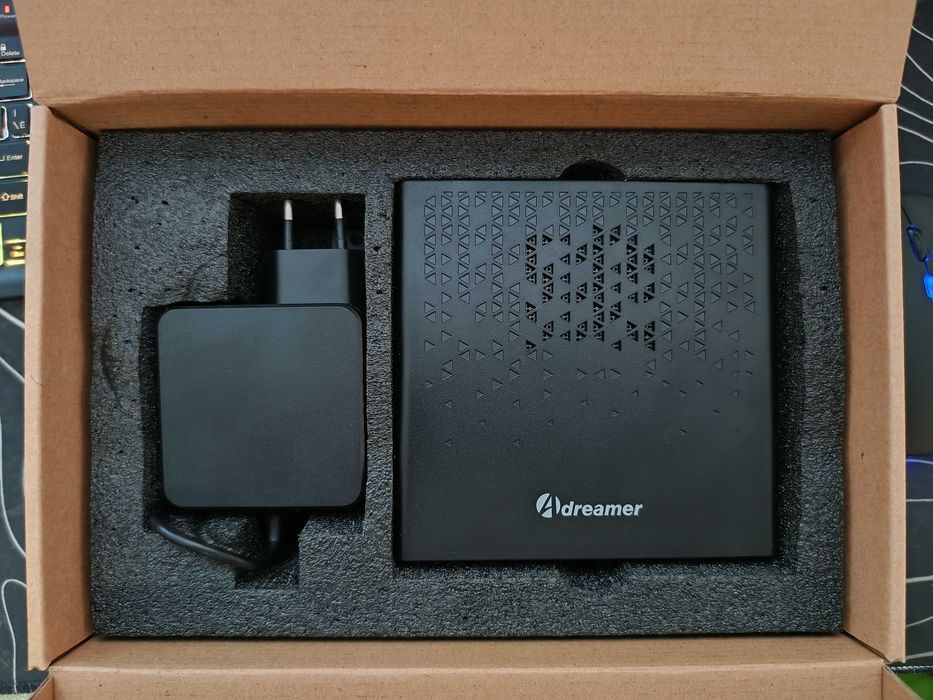 Mini-PC — Ryzen 9 7940HS / 16GB DDR5 / 512GB NVMe