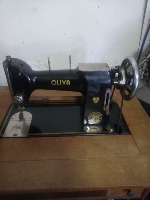 Maquina costura oliva 45