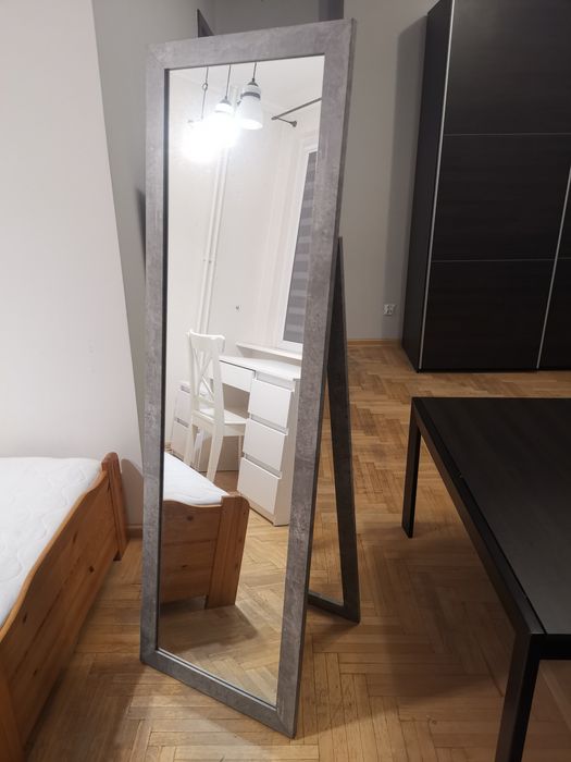 Lustro stojące duże w ramie 160x50