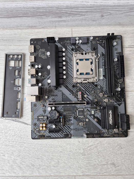 свіжий AM5 сет Ryzen 5 8400F 4.7GHz + плата ASRock B650. Trade-IN