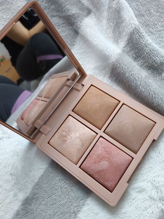 Paleta do kontynuowania Hebe