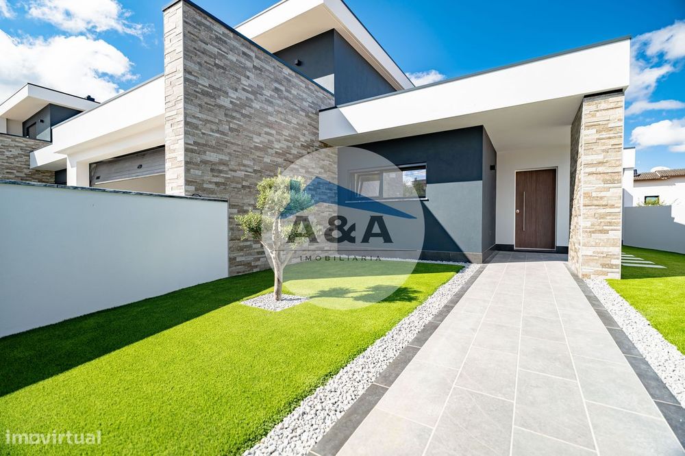 Oportunidade de Moradia T3 em Fátima com Jardim e Garagem