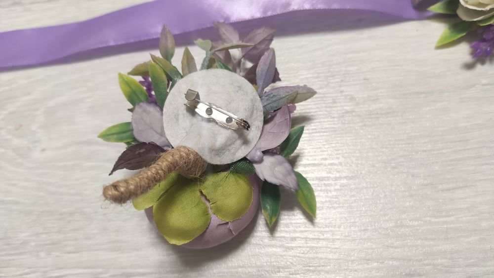 Продам бутоньєрки