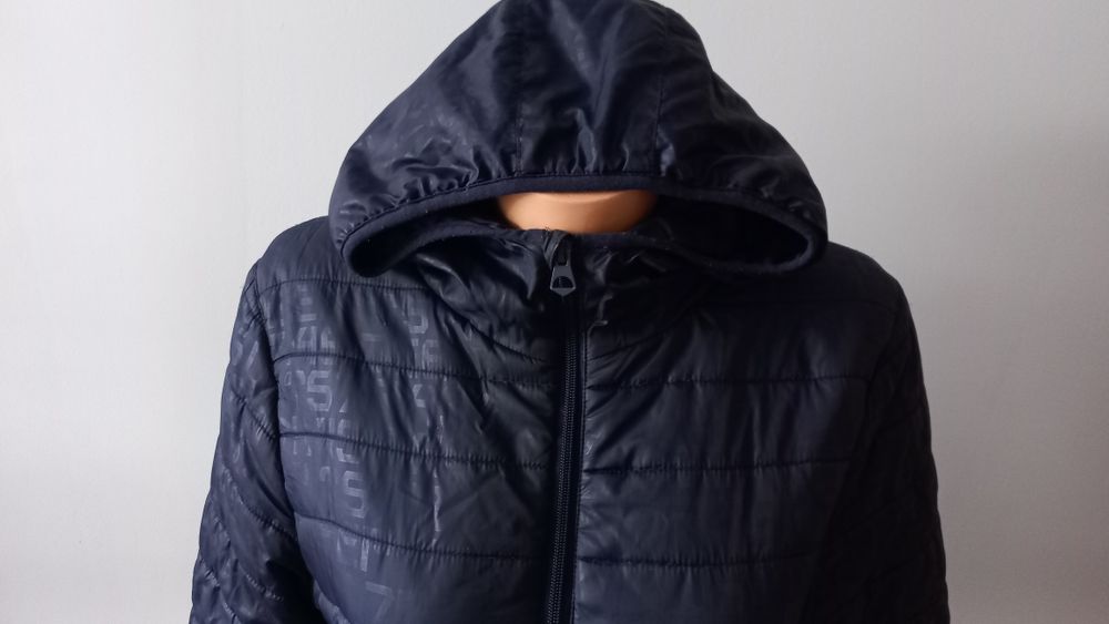 M pikowana kurtka z  kapturem/ wzór litery - unisex