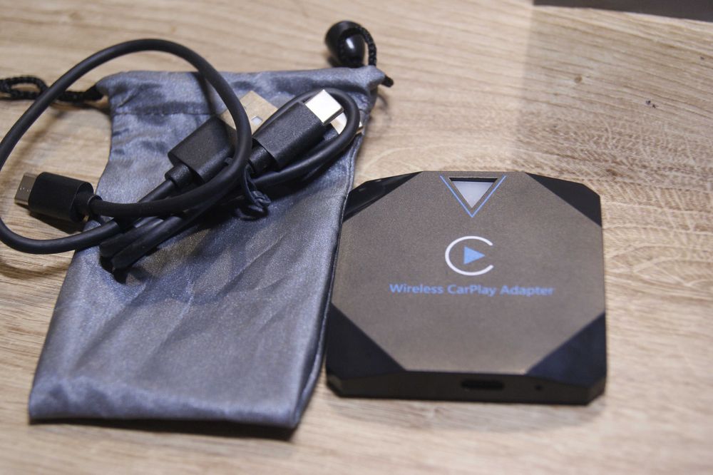 CarPlay bezprzewodowy adapter do iPhone'a do aut od 2016 roku.